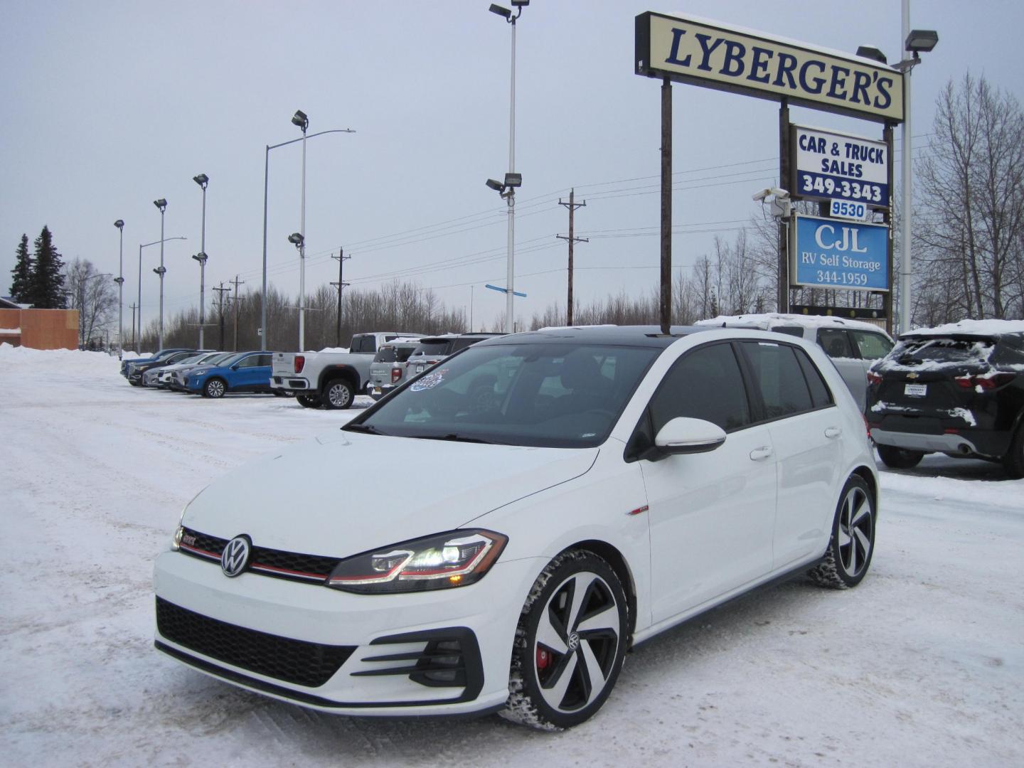 2020 white Volkswagen Golf GTI SE Hatch (3VW6T7AU2LM) with an 2.0L L4 DOHC 16V TURBO engine, 7A transmission, located at 9530 Old Seward Highway, Anchorage, AK, 99515, (907) 349-3343, 61.134140, -149.865570 - Low Miles on this Volkswagen Golf GTI SE, sunroof, Leather heated seats, come take a test drive - Photo#0